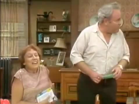 All in the Family S4 E01   We're Having A Heat Wave