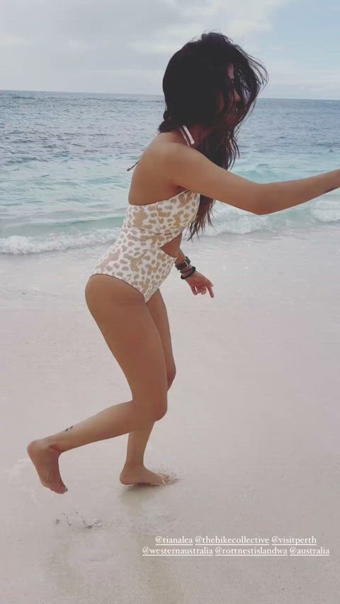 actress big ass big tits bikini bollywood celebrity dancing indian jiggling swimsuit