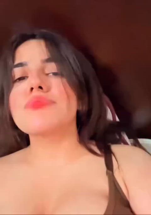 amateur big tits brunette masturbating pakistani pussy solo amateur-girls clip