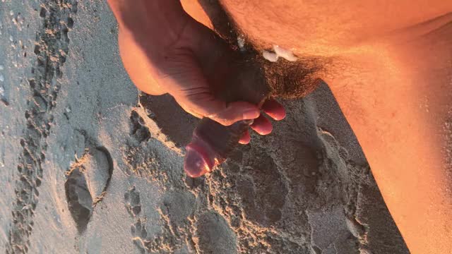 I love cumming at the beach ☀️?
