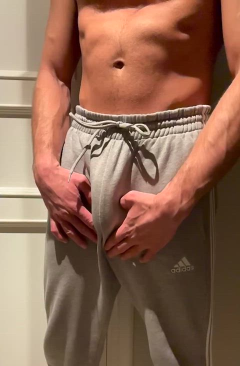 Just playing around in my grey sweatpants (31)