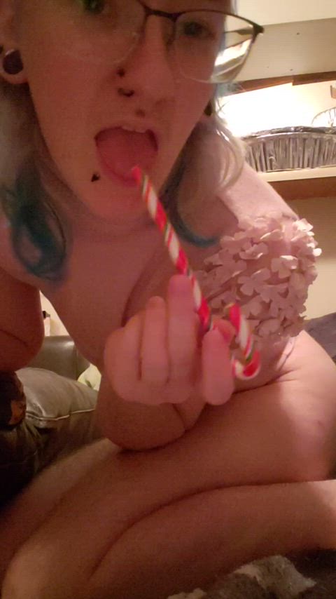 Enjoying a Christmas treat xp