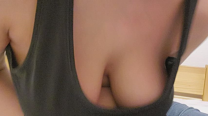 The fun boobs play with t-shirt