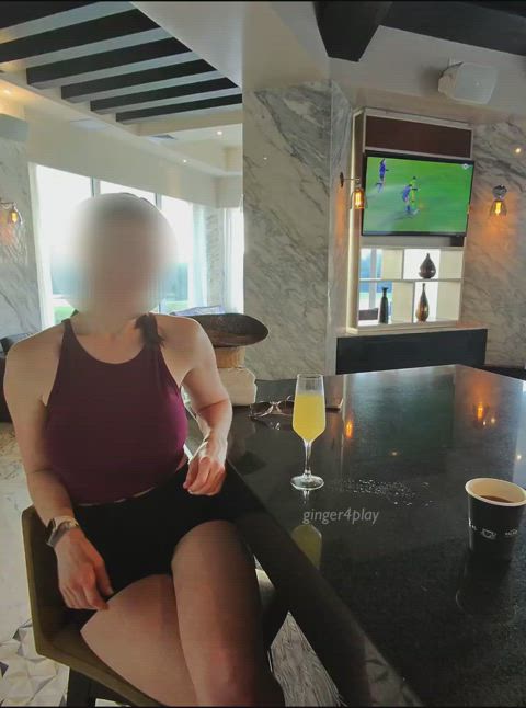 Mimosas and titties before teeing off this morning [F]