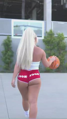 Sport Twerking White Girl clip