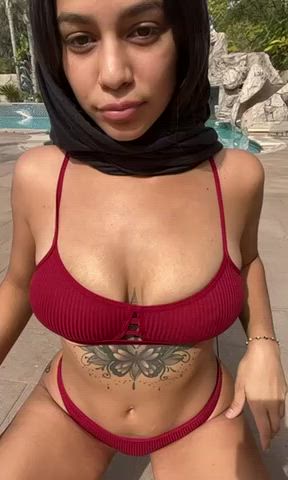 arab bouncing tits natural tits titty drop clip