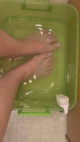 Pedicure time after this soak! :) [OC]