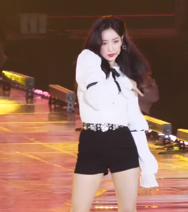 180802 gugudan hana 1