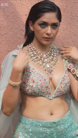 bollywood desi indian saggy tits clip