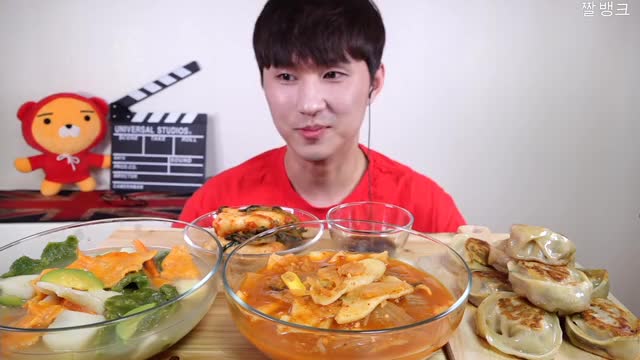 방구석동구_수제비 & 만두 땡기는날 먹방-2