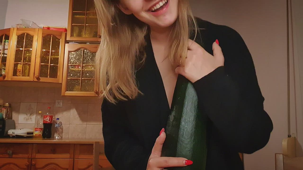 This year the zucchini is very big .. When I took it in my hand ... then ... see