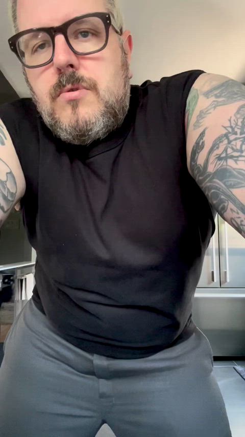 amateur bear big dick daddy muscles nerd tattooed thick thick cock clip