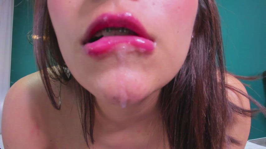 Blowjob CamSoda Camgirl Lips Public Saliva Spit Squirting Teen clip