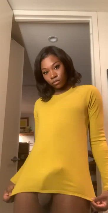 Yellow is my new favorite color. Vanniall (gif)