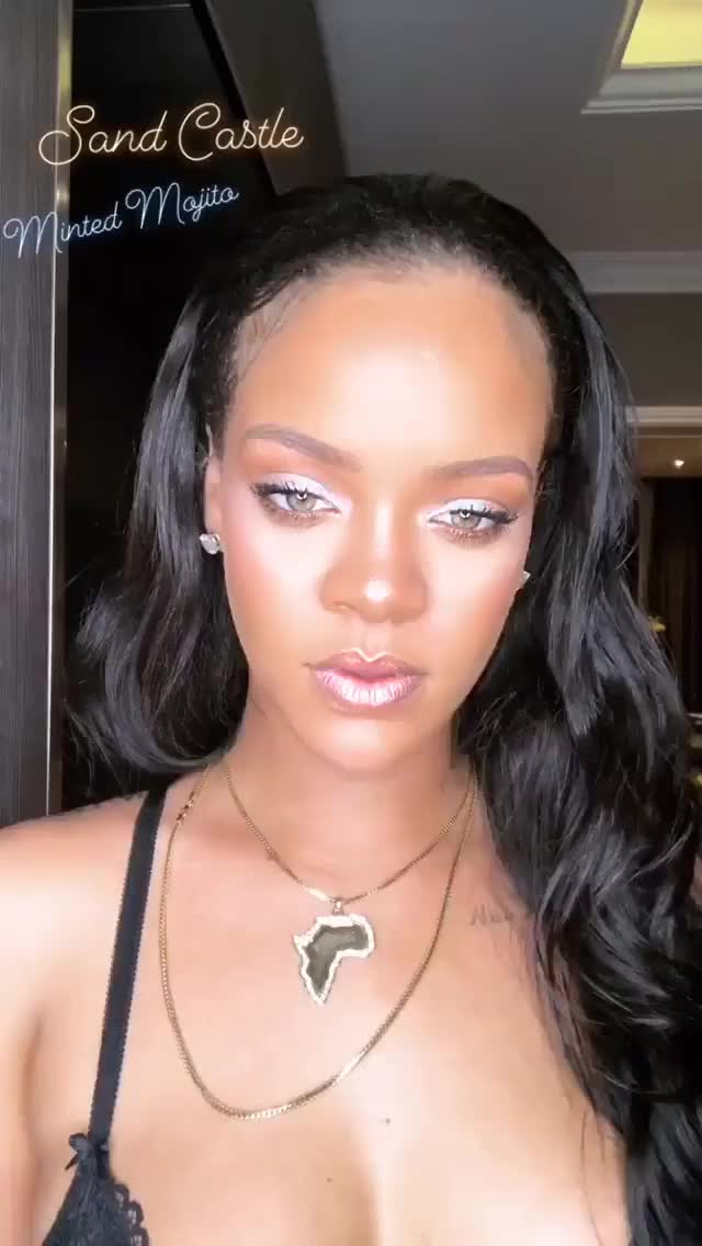 Rihanna lacy bra