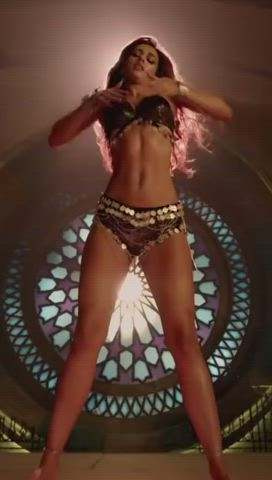 Disha Patani hot and sexy dance moves 🤤😍