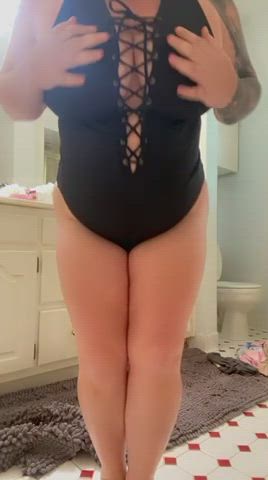 Do you like a chubby girl in a swimsuit?