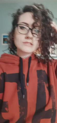 curly hair cute glasses selfie clip