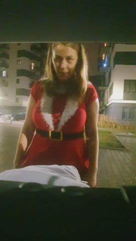 No one expects that size from Santa girl. I wish you a nice evening and lots of presents.