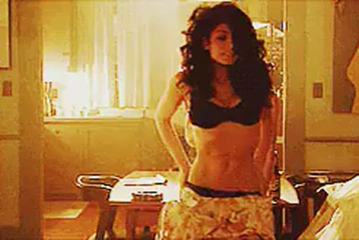 sarah shahi underwear undressing clip