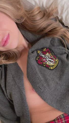 100 points to gryffindor if you eat ass!