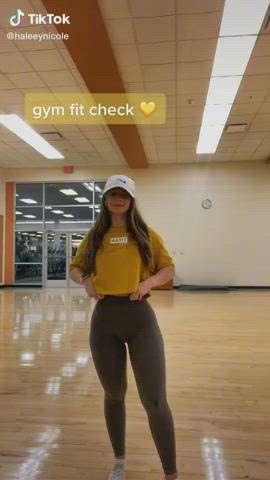 fitness gym leggings legs pawg thick tiktok yoga pants clip