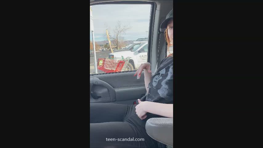 amateur car masturbating clip