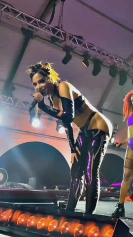 Anitta Ass Dancing Public Twerking clip