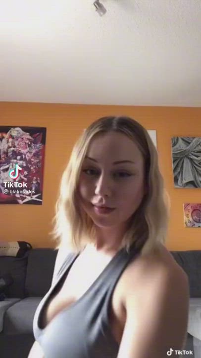 Big Ass Teen TikTok Twerking clip