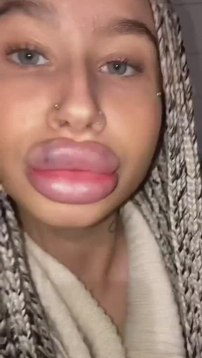 Homemade Lips Selfie clip