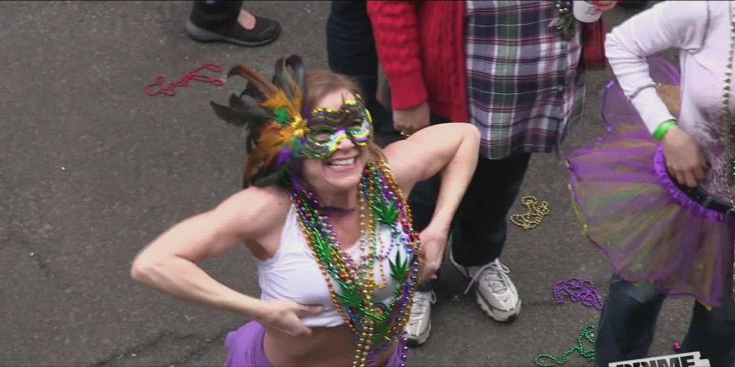 Flashing Mardi Gras Public clip