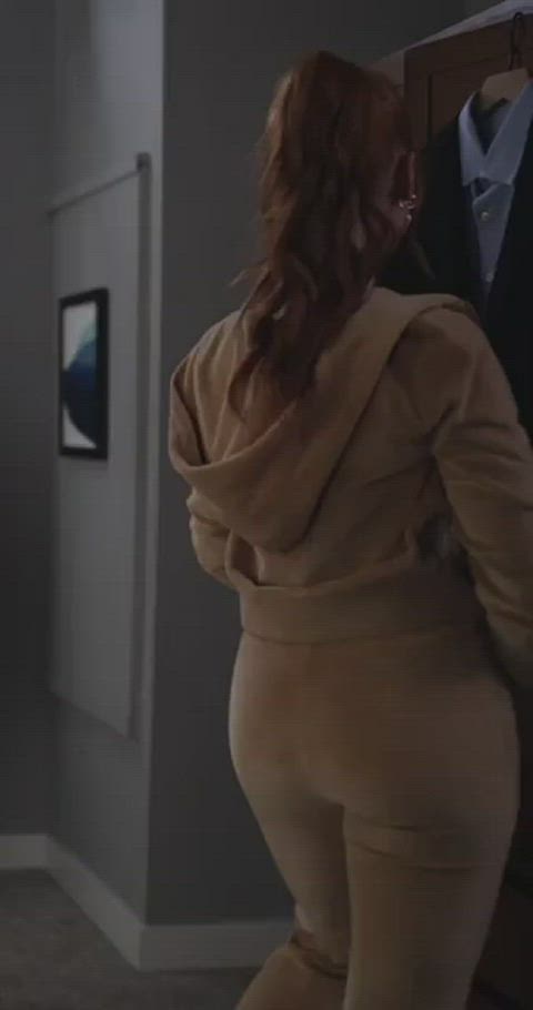 ass celebrity madelaine petsch clip