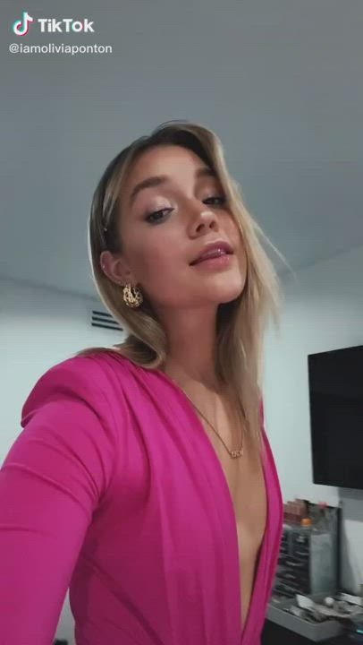 American Blonde Selfie clip
