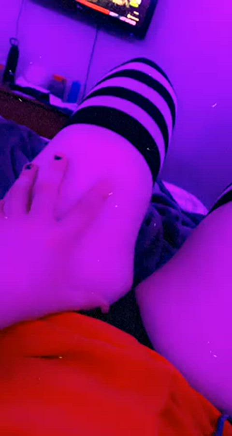 Gosh I love my thighs😩 one of you should put your cock between them🙈