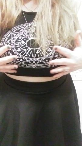 Crop tops and titty drops 😶