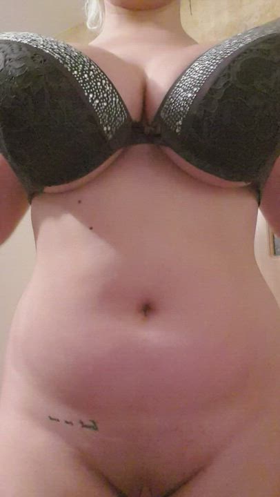 Who wants to play with my tits ?