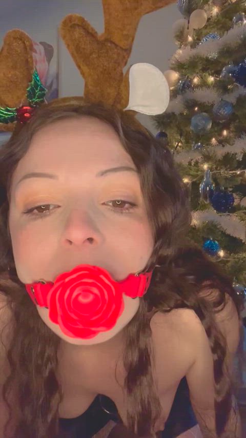 Watch this little reindeer choke [F]