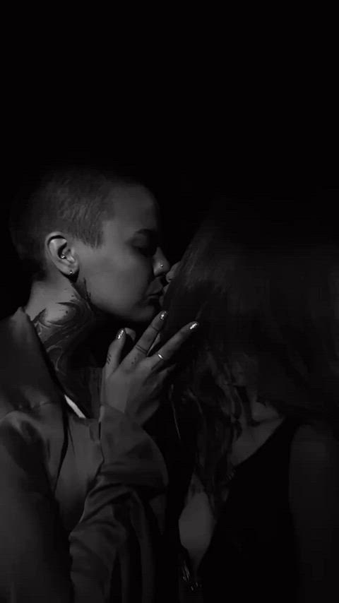 alternative girl girl kiss kissing lesbian romantic tattoo tattooed clip