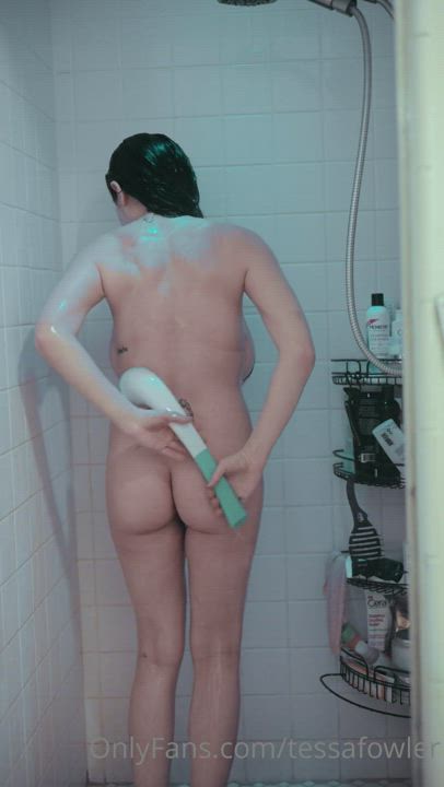 Big Ass Brunette MILF Nude Pink Shaved Pussy Shower clip