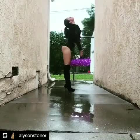 Dancing clip