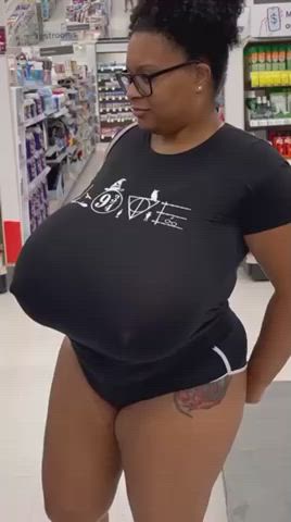 Every guy who loves huge tits deserves a woman like this