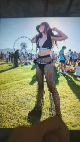 after a month break, a month of load goes to Valkyrae's coachella pic