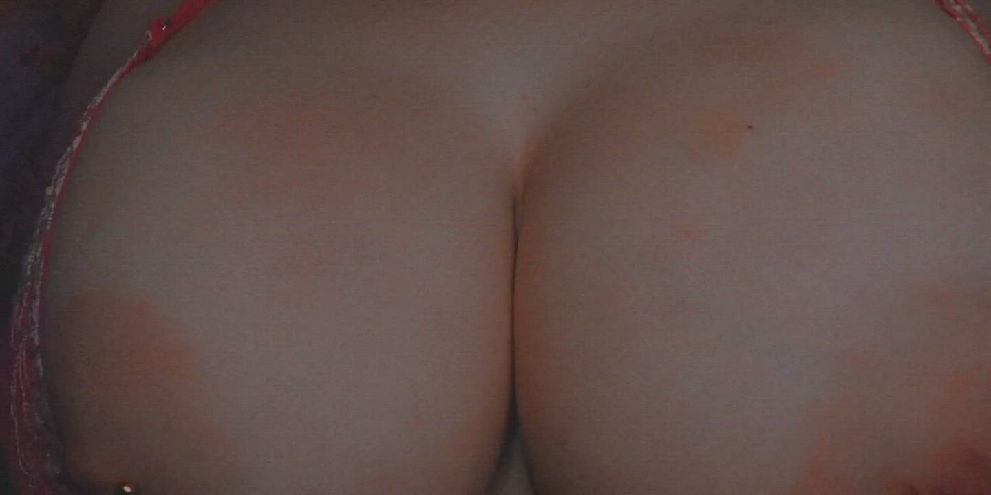 Big Tits Bouncing Tits Jiggling Nipple Piercing clip