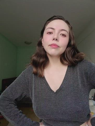[Gif] would you say I'm cute or hot