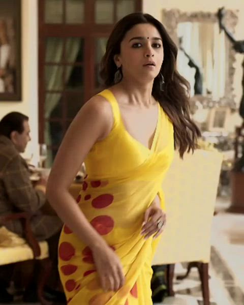 Alia Bhatt in Rocky ki Randi Part 1 :- This is Peak Alia which faded all her slutty