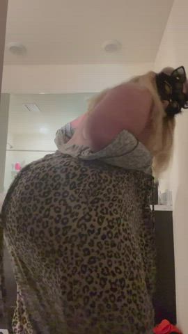 Can I shake this ass in your face daddy ?