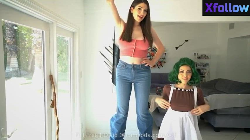 Tall Girl Gets Pussy Eaten [one minute]
