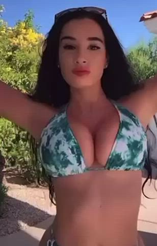 big tits bikini bouncing tits cute paris roxanne tits clip