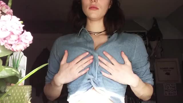 Amazing teen shows me her bouncy boobs!