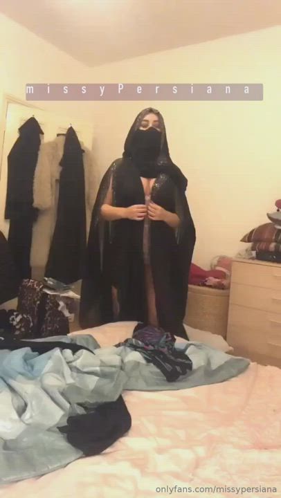 Arab Big Ass Big Tits Camgirl Hijab Muslim Tease clip